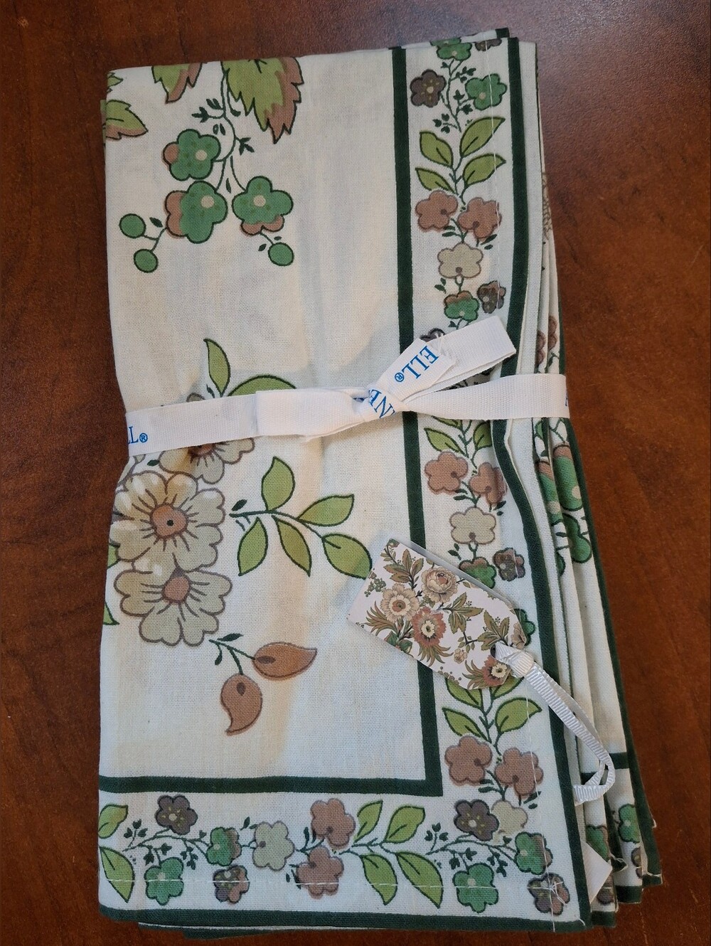 April Cornell 4pk Napkin Sets Ivory & Coral Available Priced For ONE